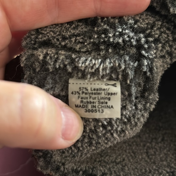 Toms brown suede mocassin boots with colorful knit 🧶 design size 9 - Picture 5 of 8